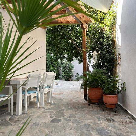 Maria'S Jasmine Apartment Volos Bagian luar foto