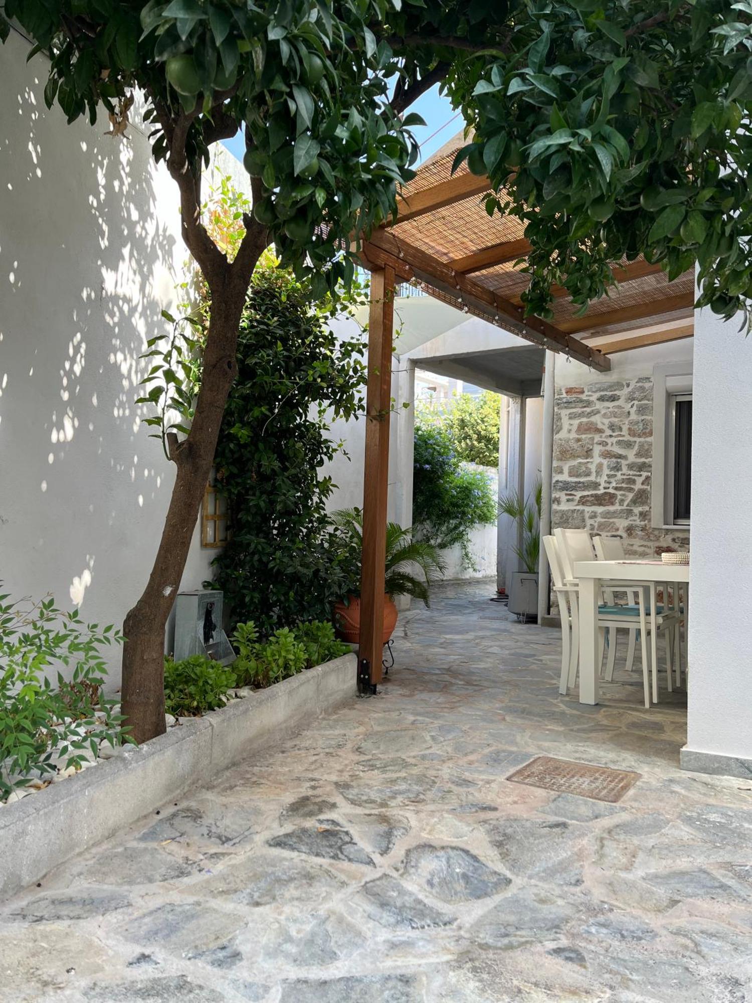 Maria'S Jasmine Apartment Volos Bagian luar foto