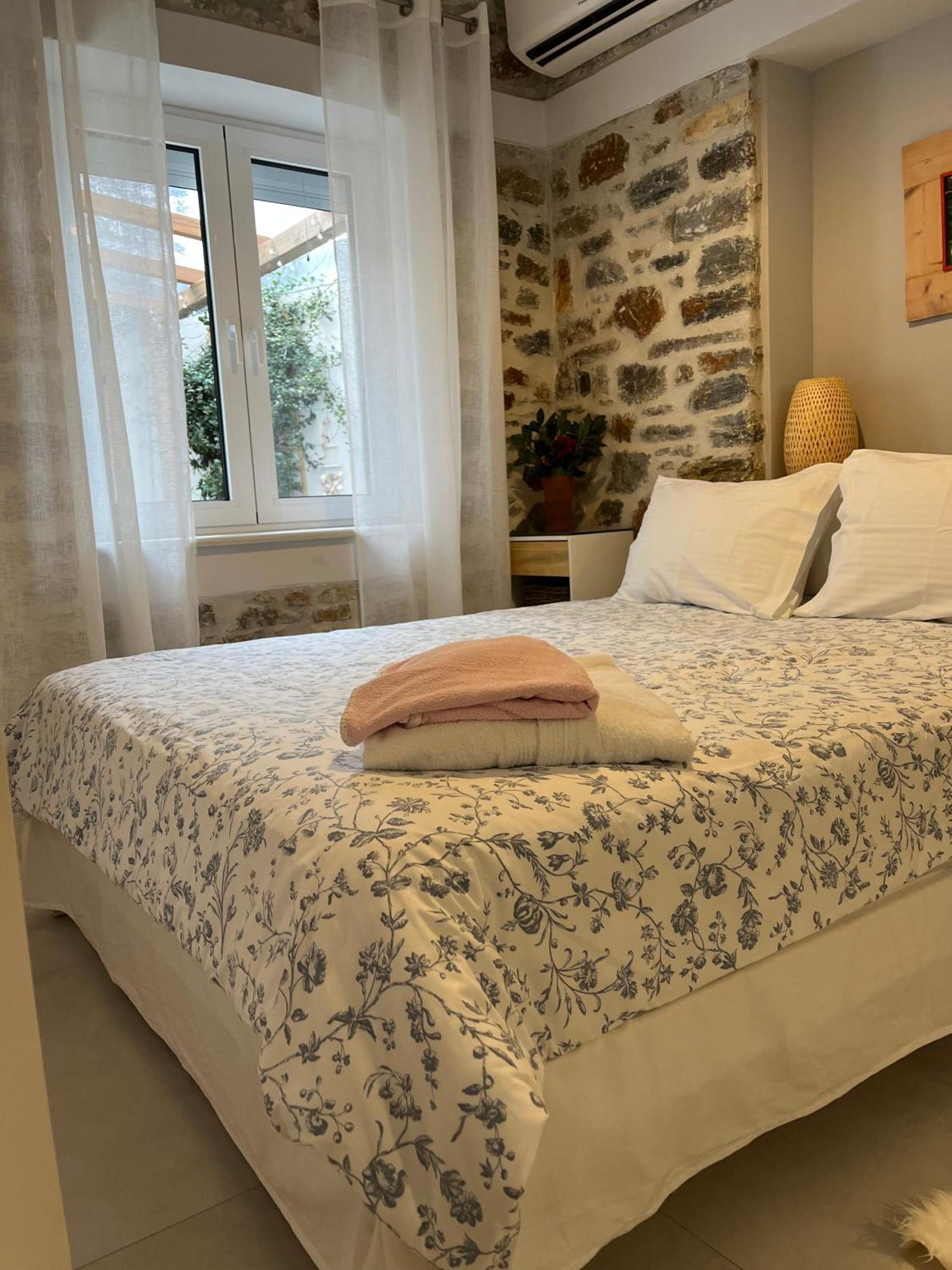 Maria'S Jasmine Apartment Volos Bagian luar foto