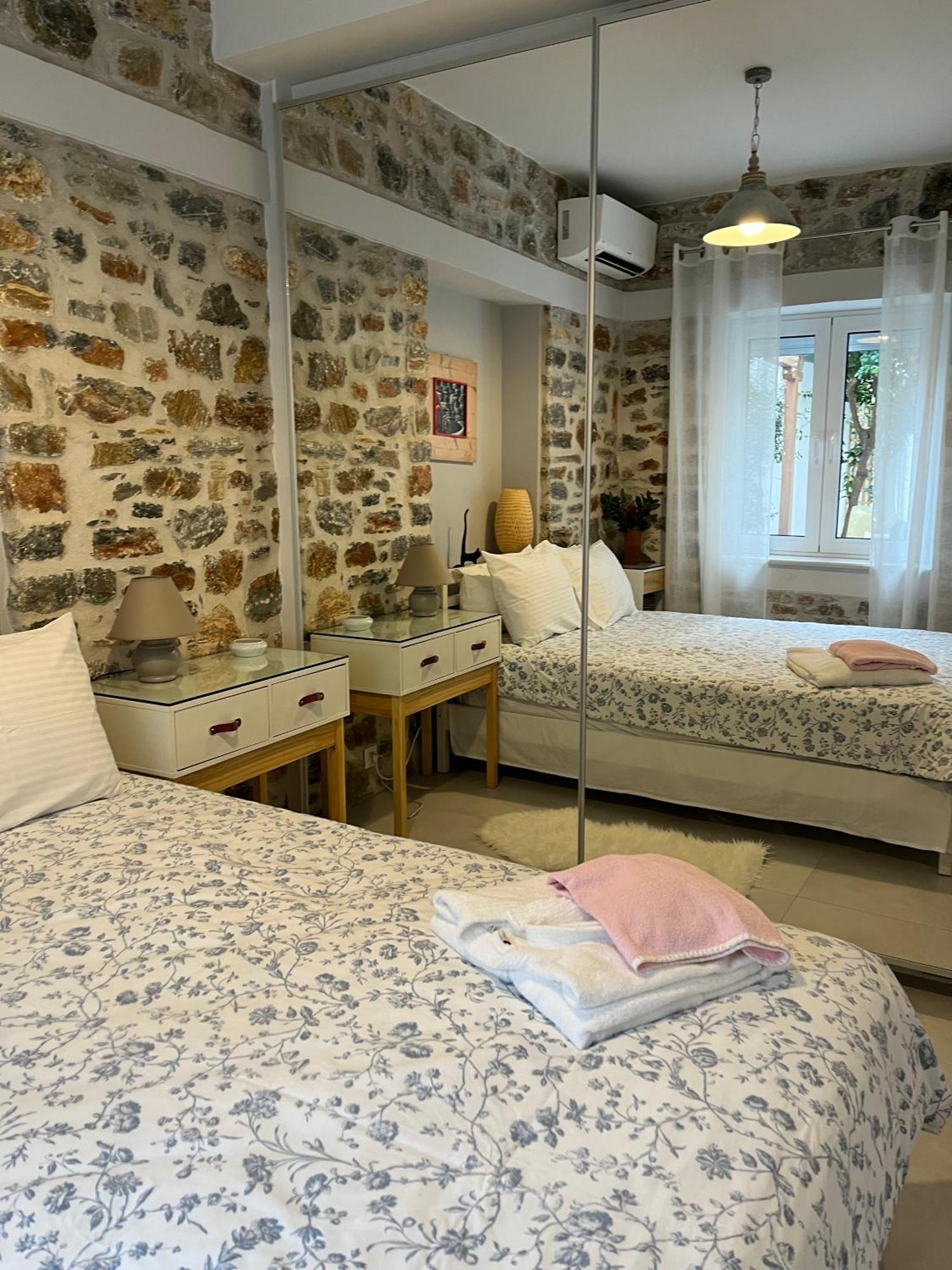Maria'S Jasmine Apartment Volos Bagian luar foto